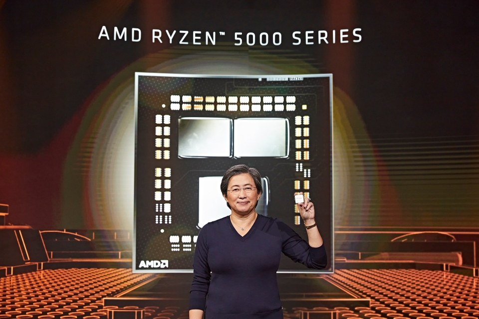 리사 수 AMD CEO가 8일(현지시간) AMD 온라인 행사에서 새로운 라이젠 5000 시리즈 CPU를 선보이는 모습.