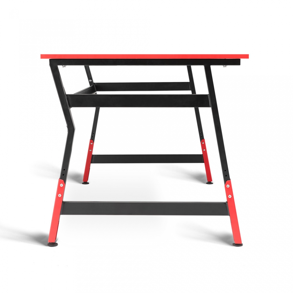 책상 다리는 사다리꼴 디자인으로 역동적인 느낌을 주며, 이중 지지대로 내구성도 높였다. 높낮이 조절 부분엔 빨간색 포인트를 적용했다.<br>