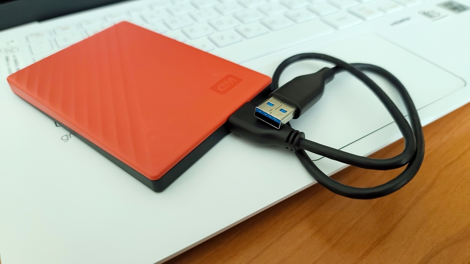 더 빠른 속도로 파일을 전송할 수 있는 USB 3.2 Gen1 인터페이스를 지원한다.<br>