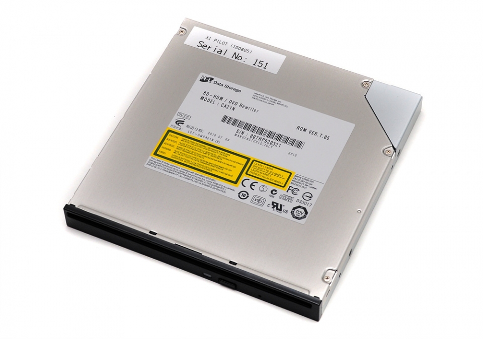 히타치엘지데이터스토리지는 SSD와 ODD를 결합한 제품으로 ODD의 가능성을 넓혔다.