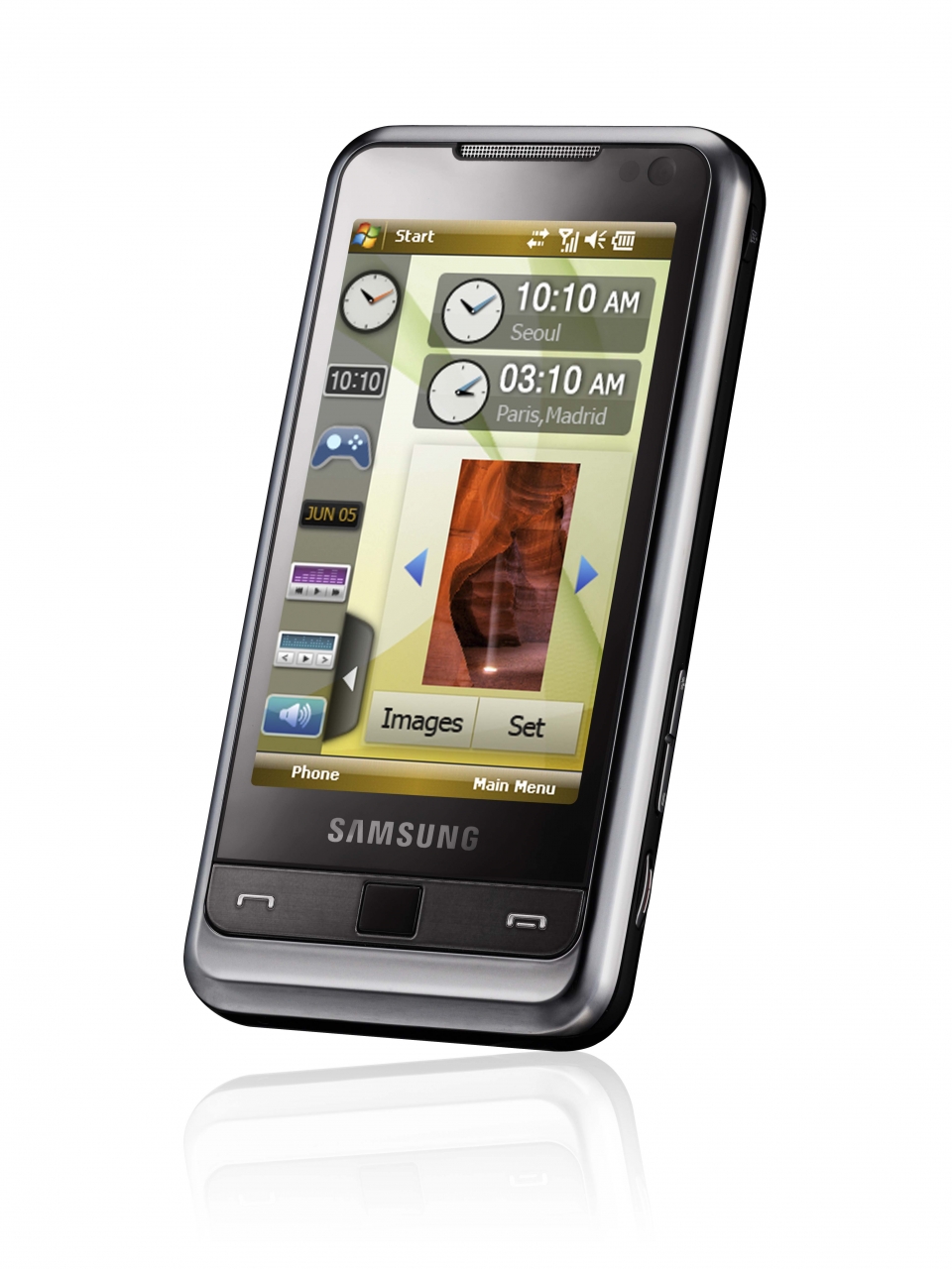 삼성전자는 2008년 아이폰의 대항마로 옴니아 스마트폰을 출시했지만 소비자들의 반응은 좋지 못했다
